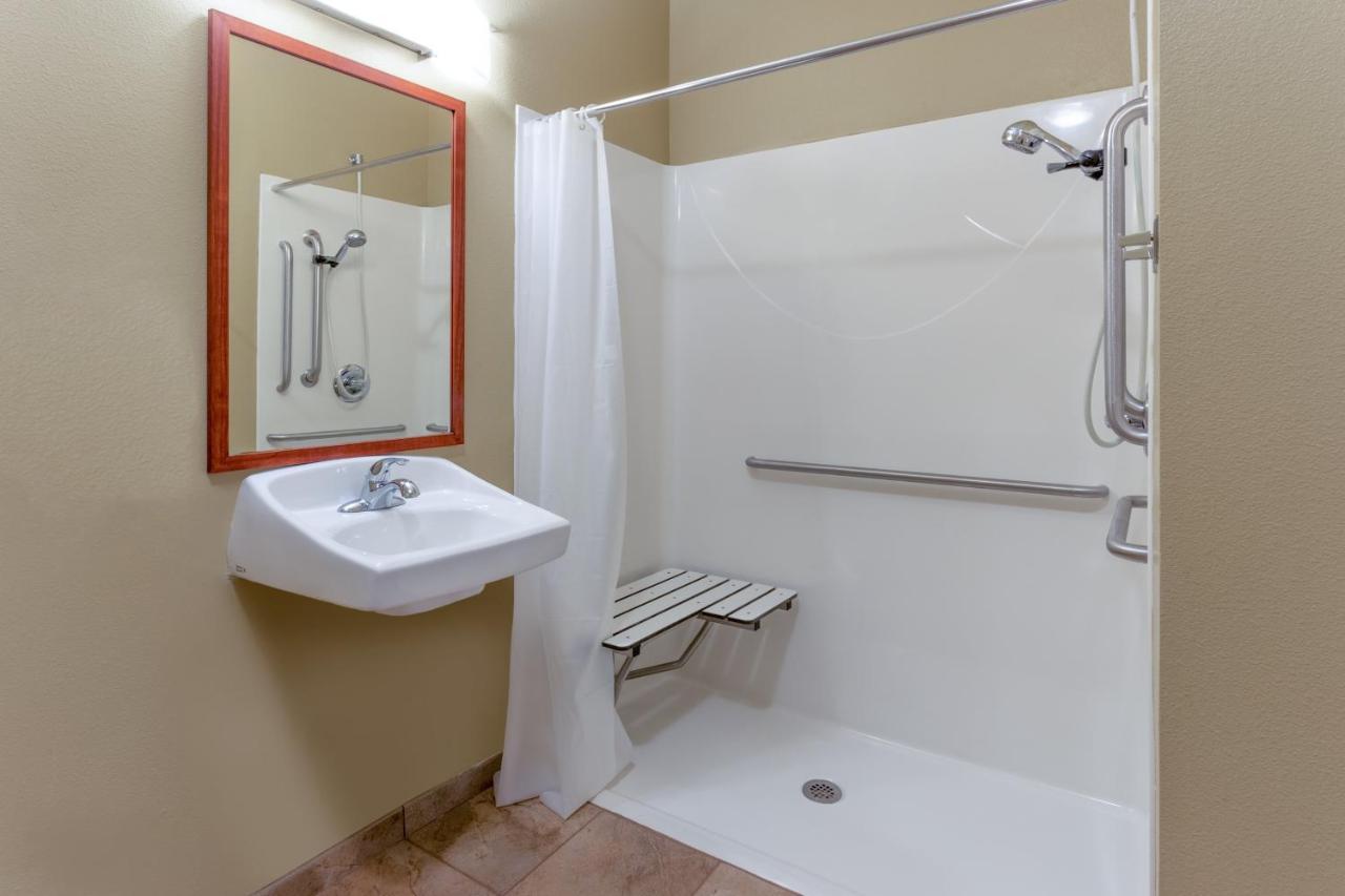 Candlewood Suites Minot By Ihg Bagian luar foto