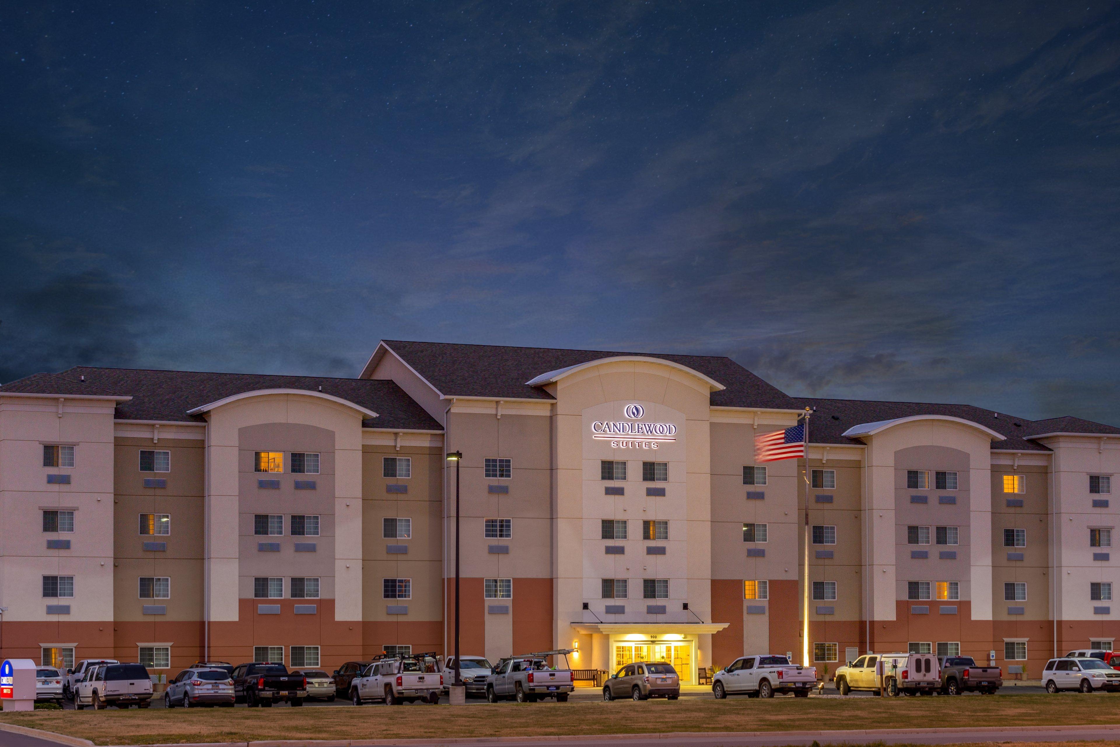 Candlewood Suites Minot By Ihg Bagian luar foto