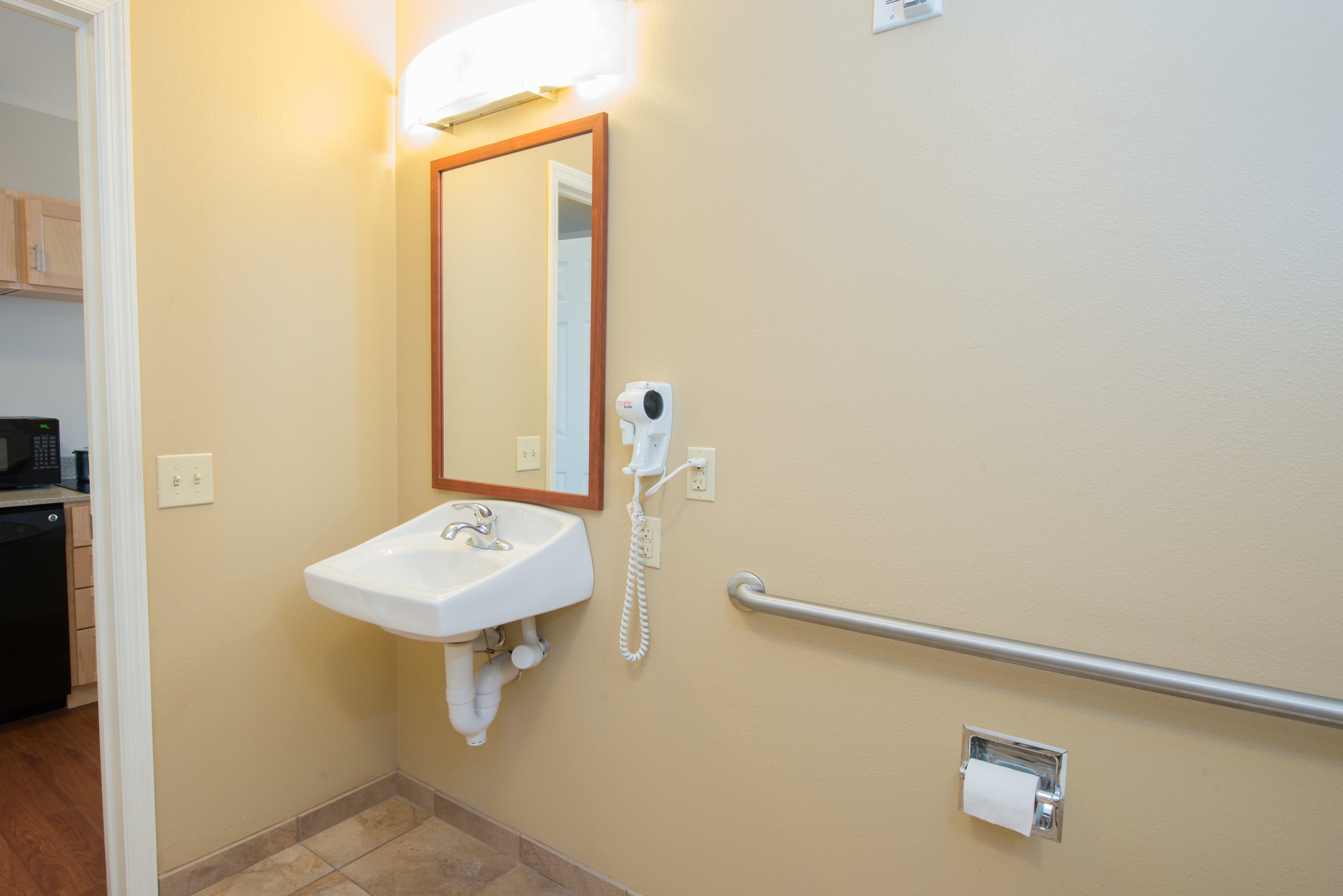 Candlewood Suites Minot By Ihg Bagian luar foto